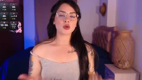 Snapshot of missmariana_ chatting on June 24, 12:09 am missmariana_ online show from June 24, 12:09 am