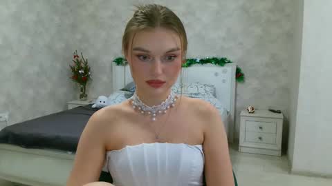Snapshot of missmariat chatting on December 26, 3:53 pm OneGoddess online show from December 26, 3:53 pm