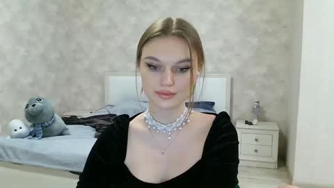Snapshot of missmariat chatting on February 4, 4:39 pm OneGoddess online show from February 4, 4:39 pm
