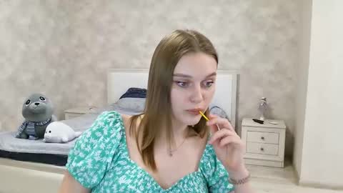 Snapshot of missmariat chatting on February 7, 5:07 pm OneGoddess online show from February 7, 5:07 pm
