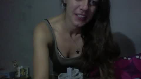 Snapshot of missmeandre chatting on December 2, 7:16 pm 4bdn couple online show from December 2, 7:16 pm