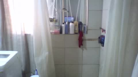 Snapshot of missmeandre chatting on December 7, 8:22 am 4bdn couple online show from December 7, 8:22 am