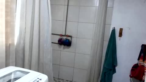 Snapshot of missmeandre chatting on December 22, 11:00 am 4bdn couple online show from December 22, 11:00 am