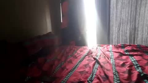 Snapshot of missmeandre chatting on January 5, 1:36 pm 4bdn couple online show from January 5, 1:36 pm