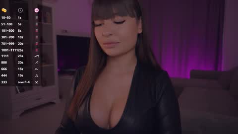 LUXXANDRA online show from November 23, 9:42 am