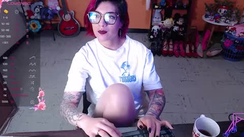 Snapshot of missmia2 chatting on December 7, 10:01 am Miss Mia online show from December 7, 10:01 am