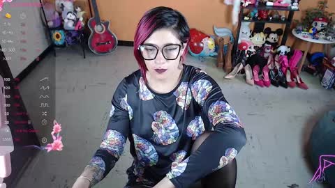 Snapshot of missmia2 chatting on December 14, 8:40 pm Miss Mia online show from December 14, 8:40 pm