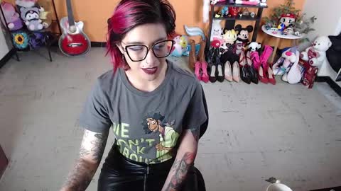Snapshot of missmia2 chatting on December 22, 2:49 pm Miss Mia online show from December 22, 2:49 pm