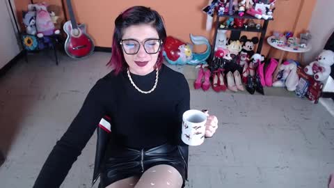 Snapshot of missmia2 chatting on January 5, 4:27 pm Miss Mia online show from January 5, 4:27 pm