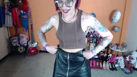 Snapshot of missmia2 chatting on January 19, 4:46 pm Miss Mia online show from January 19, 4:46 pm