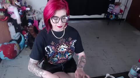 Snapshot of missmia2 chatting on February 12, 4:22 pm Miss Mia online show from February 12, 4:22 pm