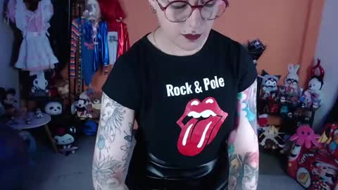 Miss Mia online show from May 11, 4:15 pm