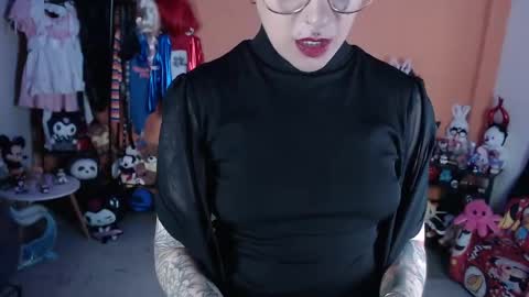 Miss Mia online show from May 14, 1:07 pm