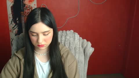 Mia online show from April 27, 11:19 am