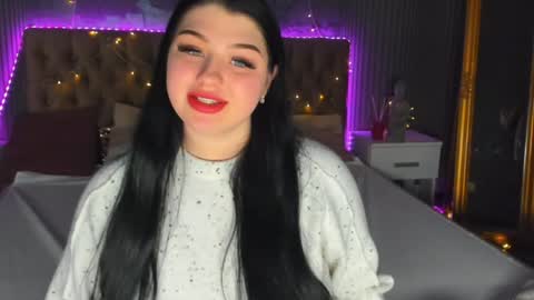 MissMillss online show from December 3, 12:38 pm