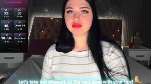 MissMillss online show from December 4, 6:22 am