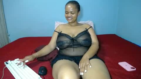 Snapshot of missmimmi69 chatting on June 12, 7:18 am mimmi online show from June 12, 7:18 am