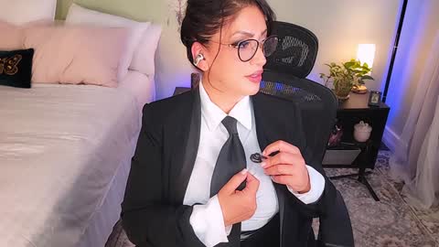 Snapshot of missmina chatting on September 9, 3:28 am Mina online show from September 9, 3:28 am