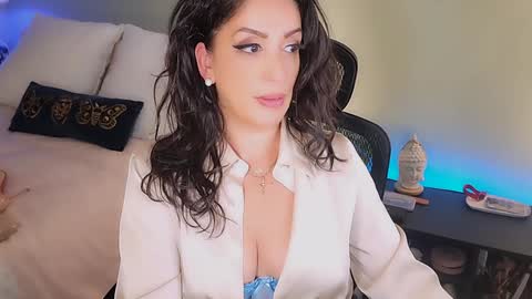 Snapshot of missmina chatting on October 25, 2:41 am Mina online show from October 25, 2:41 am