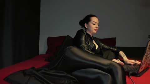   online show from May 12, 6:16 pm