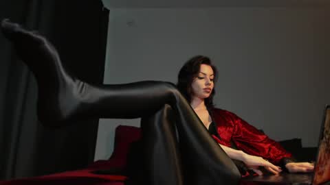   online show from May 13, 3:20 pm