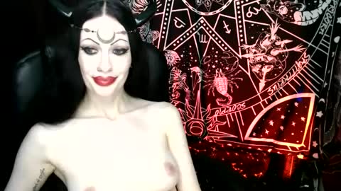 MissMoonDoll online show from January 2, 7:33 am