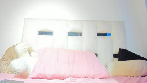 Snapshot of missnatasha05 chatting on March 19, 12:36 am missnatasha05 online show from March 19, 12:36 am