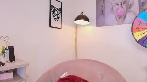 Snapshot of missniley chatting on March 8, 4:33 pm Niley online show from March 8, 4:33 pm