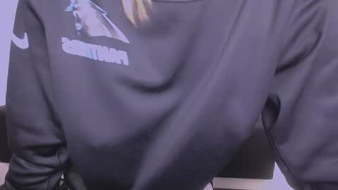 Olivia online show from December 3, 2:49 pm