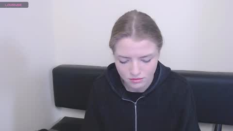 Olivia online show from December 9, 11:36 am