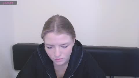 Olivia online show from December 9, 2:39 pm