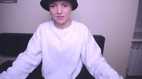 Olivia online show from December 14, 1:16 pm