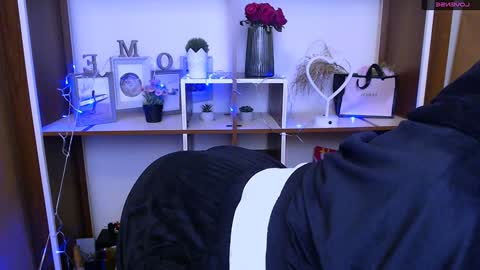 Olivia online show from January 9, 8:03 am