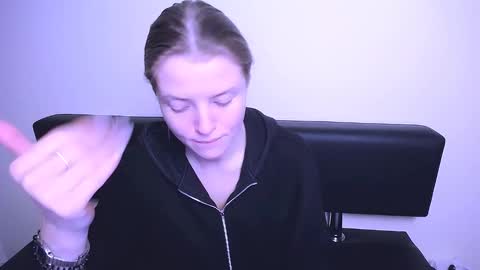 Olivia online show from February 4, 1:38 pm