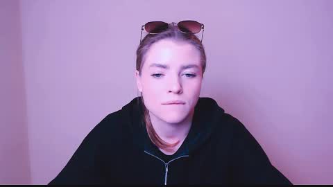 Olivia online show from February 10, 2:26 pm