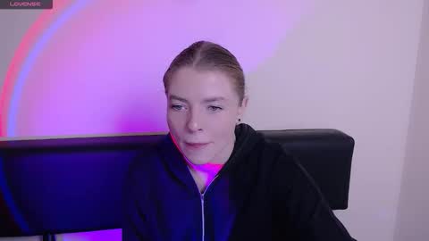 Olivia online show from October 27, 12:53 pm