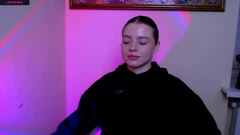 Olivia online show from February 4, 6:52 am