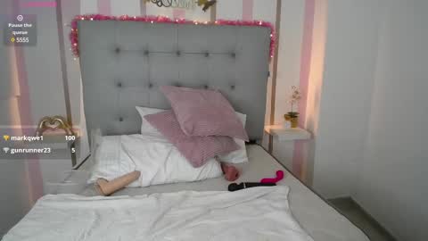 Penelope online show from February 26, 1:53 am