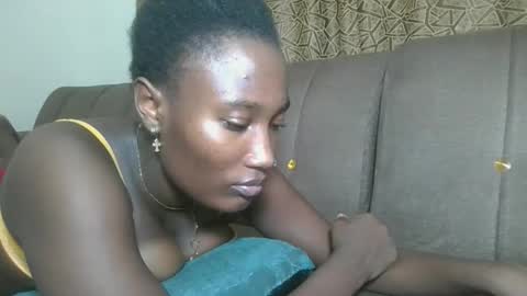 pretty gal online show from March 31, 11:38 pm