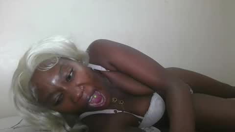 pretty gal online show from May 18, 4:07 am