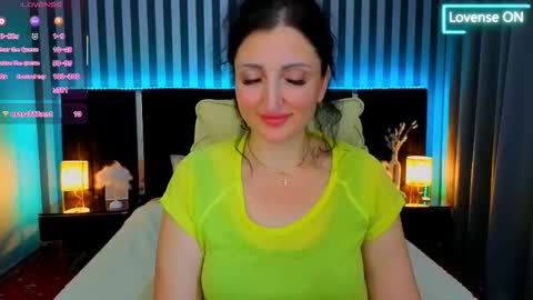 Snapshot of missrossi chatting on November 22, 8:19 pm missrossi online show from November 22, 8:19 pm