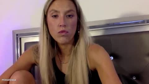 Alyssa online show from June 18, 4:02 am