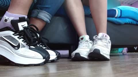 TELL ME MISS online show from January 12, 2:17 am