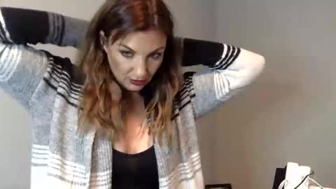 Snapshot of missshutterspeed chatting on October 22, 12:49 pm Wifey online show from October 22, 12:49 pm