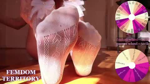 Snapshot of missslola chatting on May 5, 2:47 pm Misss Lola Angel online show from May 5, 2:47 pm