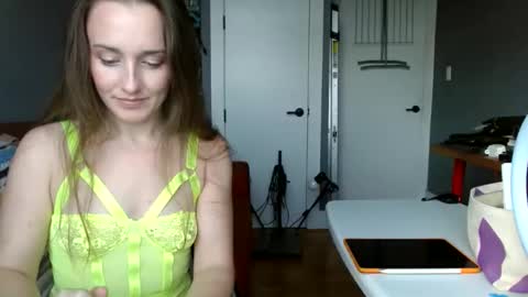 Snapshot of misssummerwest chatting on January 3, 5:53 pm Summer West online show from January 3, 5:53 pm