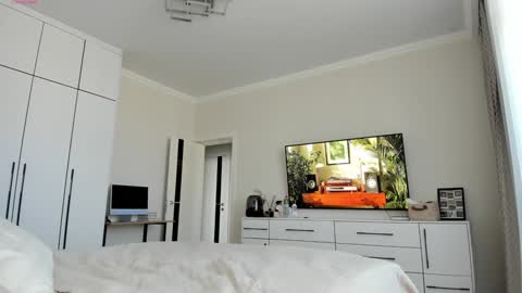 Snapshot of misssweettie chatting on March 12, 12:00 pm You can call me Pretty online show from March 12, 12:00 pm