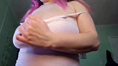 Snapshot of misstheavee chatting on March 11, 3:23 pm Kittenwithakink online show from March 11, 3:23 pm