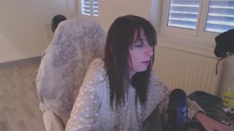 missthon online show from December 13, 1:55 pm