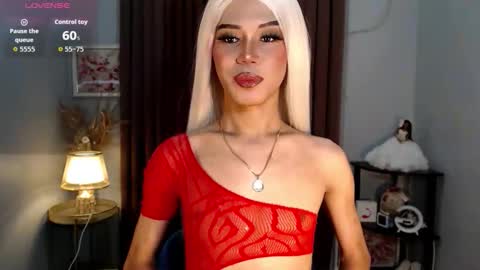 Stella online show from October 8, 3:09 pm